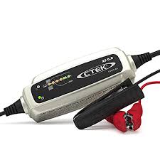 Es hat programme für normale und kleine batterien, ist kompatibel mit den meisten batterietypen und lädt. Ctek Xs 0 8 Autobatterie Ladegerat Autobatterie Welt