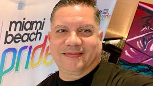 El fotógrafo cubano William Riera gana una beca para artistas que  documentan experiencias de vida trans