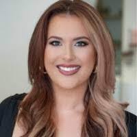 Linda Zervos's Instagram, Twitter & Facebook