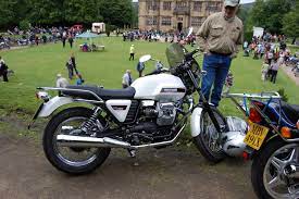 File Flickr Ronsaunders47 Moto Guzzi V7 Classic Italian V Twin Jpg Wikimedia Commons