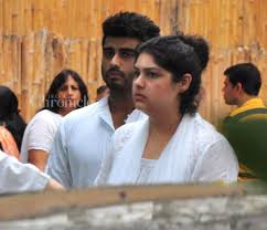 Arjun kapoor was born on june 26, 1985 in bombay, maharashtra, india. Arjun Kapoor Pays Last Respect To His Late Grandmother Sattee Shourie