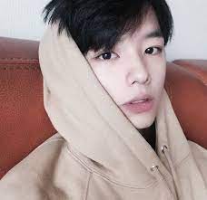 Kenalan from the story komplek cogan 00l x you by lonjwinxx (⸙.金本义德.˚) with 1,003 reads.pas banget bapak kebetulan ngajar di kelas ini, dan bapak juga wali kelas kamu sekarang. Pin By Atsuko On ìììì Korean Boys Ulzzang Ulzzang Boy Ulzzang Girl