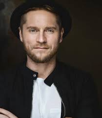 VOR DEINER TÜR VOR DEINER TÜR