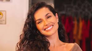 Em retrospectiva, Juliette revela que teve aneurisma que 'sumiu do nada'