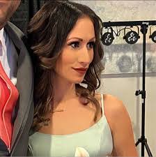 Heather Cost's Instagram, Twitter & Facebook