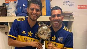El colombiano sebastián villa y el peruano carlos zambrano se sumaron hoy a la pretemporada de boca, mientras que el arquero esteban andrada y el mediocampista nicolás capaldo viajaron a méxico y austria, respectivamente, para sumarse a sus nuevos equipos. Boca Juniors Y Carlos Zambrano Cuanto Credito Le Queda En El Campeon Al Defensor Peruano Asi Lo Valora La Prensa Argentina Copa Diego Maradona Aptz Deporte Total El Comercio Peru