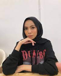 Pemuas Nafsu In 2021 Fashion Hijab Fashion Hoodies