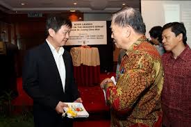 Follow us to have a look at a day of yb dato' lee chee leong, one of the deputy chairpersons of mca on 30 march 2018, and a short interview with him. Lee Chee Leong æŽå¿—äº® Photos Facebook