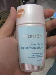 Bedak tabur wardah untuk kulit kering ini juga bisa jadi salah satu rekomendasimu. Review Luminous Foundation Wardah Monica Agustami