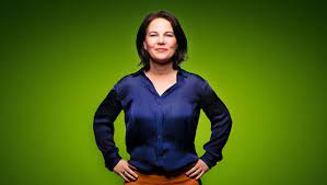 Ich war jung und brauchte das geld. Annalena Baerbock Holds The Keys To Germany S Next Election The Green Kingmaker Der Spiegel