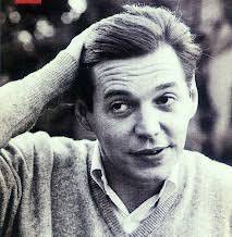 A Pauper in Paradise" (1977) de Gino Vannelli. Algo de la esencia del gran  músico italo-canadiense.