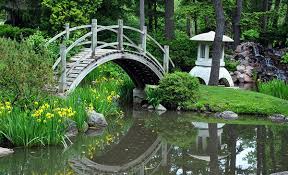 If you ever find yourself making a japanese, chinese or oriental/east asian build design or decoration for your minecraft home 15 Japanese Inspired Garden Bridges Home Design Lover
