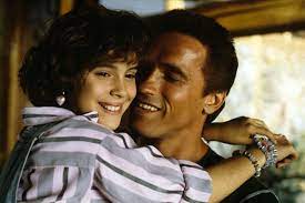 The film was nominated for a saturn award for best special effects but lost to back to the future.the film's score was provided by james horner. Bild Zu Alyssa Milano Das Phantom Kommando Bild Alyssa Milano Arnold Schwarzenegger Mark L Lester Filmstarts De