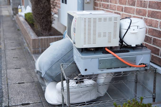 電子レンジの捨て方は？ 正しい処分方法を詳しく解説します | CLAS