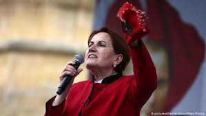 Meral akşener gündoğdu aslen köyü i̇zmit'lidir. Meral Aksener Donuyor Mu Turkiye Dw 30 07 2018