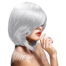 Although white hair used to be associated with premature aging, that is most definitely no longer true, and you only need to look at the catwalks for proof that this color is firmly in vogue. La Riche Directions White Semi Permanent Hair Dye 88ml