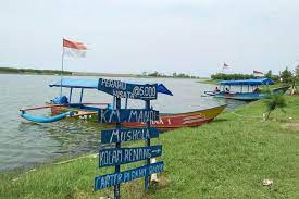 Pantai glagah salah satu pantai yang memukau di kulon progo, jogja yang menarik untuk dieksplor keindahannya. Liburan Di Jogja Laguna Pantai Glagah Paling Nyaman Untuk Keluarga