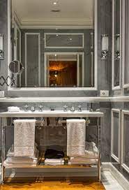 Un Nuovo Lusso A Roma Il Jk Place Di Michele Bonan Stile Bagno Bellissimi Bagni Bagno Di Lusso