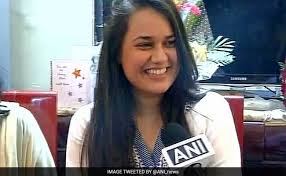Ias tina dabi, who topped the union public service commission examination (2015 batch), and husband, ias athar khan, have left people in awe by. Revealed Civil Services Topper Tina Dabi Scored 52 49 Per Cent