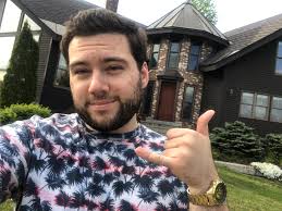 Holden Brown (@Holdacious)