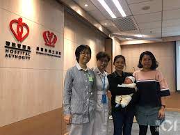 下面是途經的線路： (巴士) 281a, 806a, 82k, 83s, 88 (地鐵) 屯馬綫一期 tuen ma line phase 1, 東鐵綫 east rail line. å¨é™¢æŽ¨éœè§€åˆ†å¨©é å‚™ç­åƒåŠ å­•å©¦ æ¸›è¼•å°åˆ†å¨©æ†‚æ…® é¦™æ¸¯01 ç¤¾æœƒæ–°èž