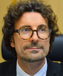 Ministro delle infrastrutture e dei trasporti. Biografia Di Danilo Toninelli
