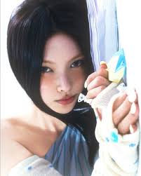 illit_official 🌈'NOT CUTE ANYMORE' 🍬✨💖 ⠀ 🎀 #MINJU #민주 BOW SUGAR RING  (BK), MINI POP CANDY RING (PK) 💙 #YUNAH #윤아 HEART SUGAR JELLY RING (BL) 👼  #MOKA #모카 LOVESICK RING ⠀ #