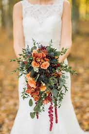 To inspire you for your own wedding day, we gathered some of the most effortless rustic wedding ideas for fall with the help of the pros behind carats & cake and be inspired. 18 Gorgeous Wedding Bouquets In Vibrant Fall Colors