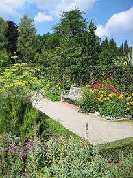 Eine äußerst sympathische besonderheit sind die gedichte, die jahreszeitlich wechseln und da und dort an. Botanischer Garten Augsburg Biologie