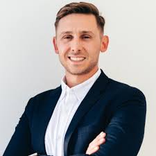 Finally finished uni....Delighted to have got a 2:1 in Business Management  at Edinburgh Napier University. Huge thanks to the various organisations  who helped me through this degree; H&A Agency…