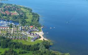 Zudem sind die weniger bekannten seen auch weniger bevölkert als bekannte bergseeklassiker, wie der caumasee oder der. Die 10 Grossten Seen Deutschlands All Season Parks