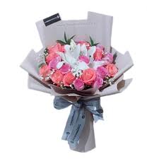 Ceriakan orang terdekat anda dengan kado bunga ulang tahun yang spesial di hari istimewa tersebut. Img Floweradvisor Com P T A Mix Of 10 Pink 2 Wh