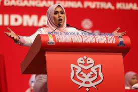 Ilmu tentang perniagaan perlu dipecahkan kepada dua peringkat iaitu mengenai industri secara umum dan mengenai produk atau perkhidmatan yang ditawarkan secara khusus. Ucapan Dasar Ketua Puteri Umno