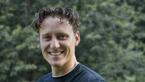 Sven Imthorn (51) uit Houten doneert dertig centimeter grijs haar