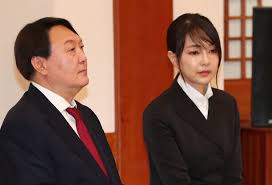 시효 지났다”던 국민대, 뒤늦게 김건희 '논문 표절' 의혹 검증 : 교육 : 사회 : 뉴스 : 한겨레모바일