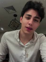 Alan Subiendo Escaleras