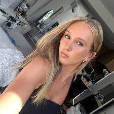 Isabelle Quinn (@isabellequinn_) • Instagram photos and videos