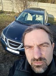 Witam. Marzenie sprzed 15 lat zrealizowane. Od niedawna posiadam 9-3 2,0t.  Zacznę od razu od pytań z czego (gdzie powinien być podłączony) kabelek?  Nadmienię, że świeci kontrolka Airbag-u. Czy po każdym wyłączeniu