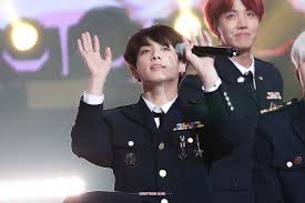 The singer even had to breathe oxygen to resume his stint during . Haters Claimed Bts Jungkook Was Cutting Himself Using This Picture Here S Why It S Not True