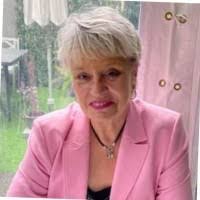 Brenda Browning's Instagram, Twitter & Facebook