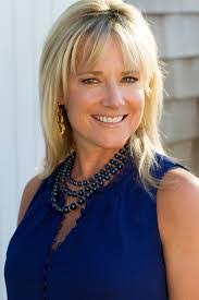 Amy Toth's Instagram, Twitter & Facebook