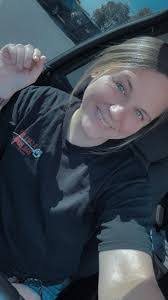 Leah Shea's Instagram, Twitter & Facebook