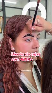 Cejas Karla Tarazona