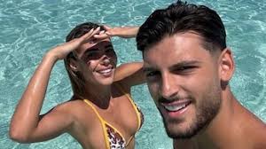 Chi è Patrick Rubino, tra Amici, TikTok e la sofferenza dell'amore a  distanza in "Ora"