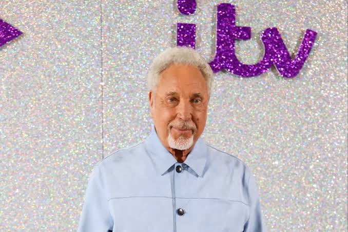 86 Year-Old Tom Jones Alleges 'The Voice U.K.' Fired Him Due to 'Insurance'