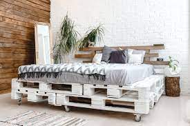 Palettenbett selber bauen mit der anleitung von hornbach: Bett Selber Bauen So Einfach Geht S Brigitte De