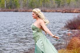 As curly prom hairstyles go, this one takes only a few moments to do. Prom Hairstyles For Curly Hair Hair Down Hairstyle Stars