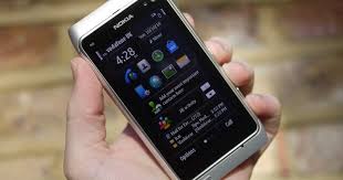 Nokia n8 unlocked gsm touchscreen phone featuring gps with voice navigation and 12 mp camera (gray) brand: Nokia N8 Review Slashgear