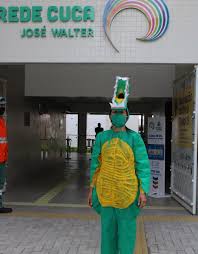 Para o cidadão significa facilidade do cadastro através da ampliação dos canais online, além de mais informação e maior segurança na hora de receber a sua vacina. Pedagoga Se Vacina Com Fantasia De Jacare Em Fortaleza O Motivo E O Que Todos Nos Sabemos Ceara Ultimas Noticias Do Ceara O Povo Online