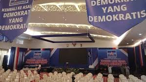 Peki, demokrat insanlar nerede war; Dbajzeafzyv21m